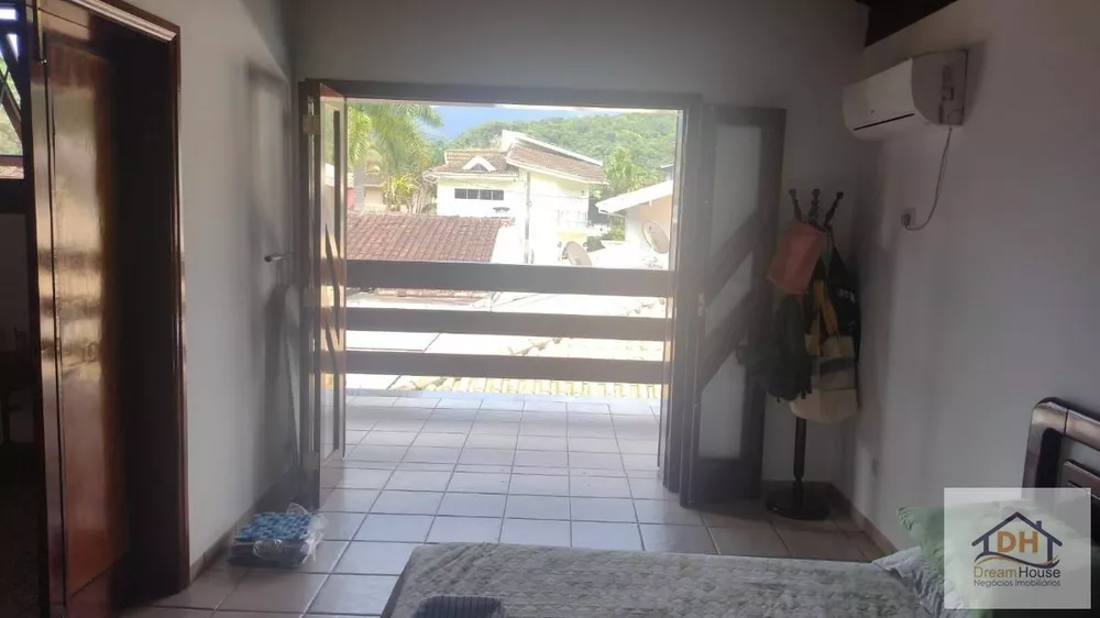 Casa, 4 quartos, 241 m² - Foto 4