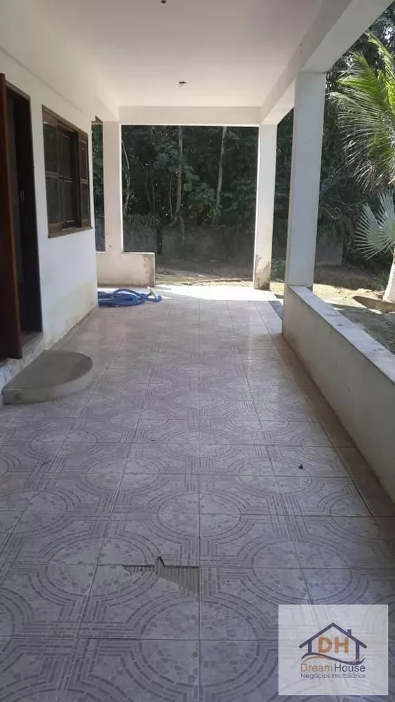 Casa à venda com 4 quartos, 250m² - Foto 4