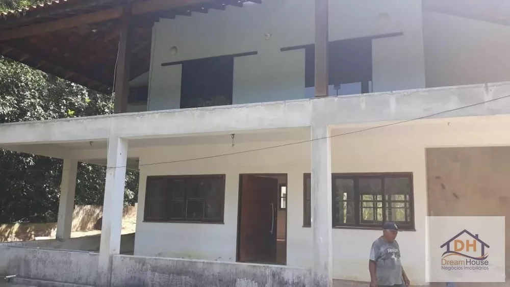 Casa à venda com 4 quartos, 250m² - Foto 3