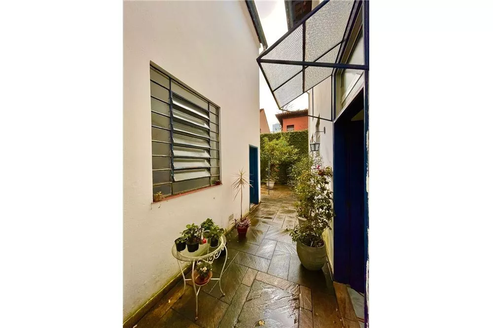 Casa, 4 quartos, 220 m² - Foto 1