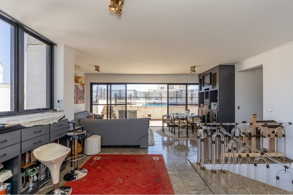 Cobertura à venda com 4 quartos, 320m² - Foto 1
