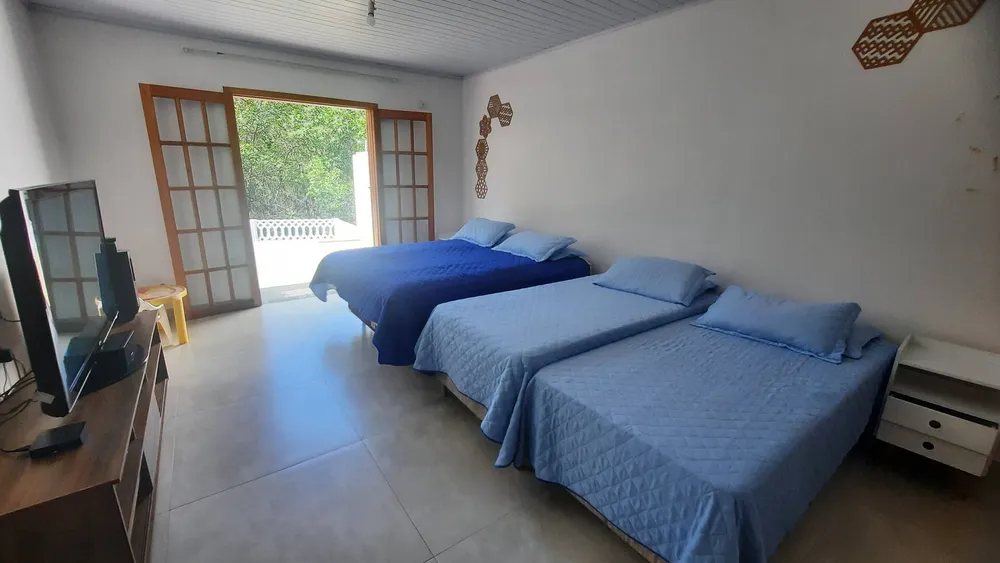 Casa, 4 quartos, 215 m² - Foto 1
