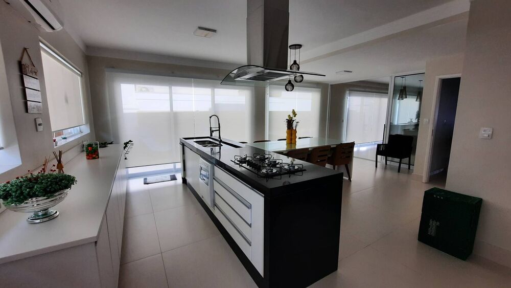 Casa à venda com 4 quartos, 324m² - Foto 5