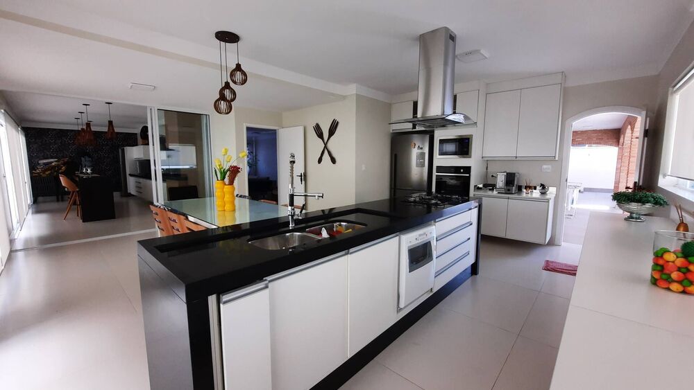 Casa à venda com 4 quartos, 324m² - Foto 4