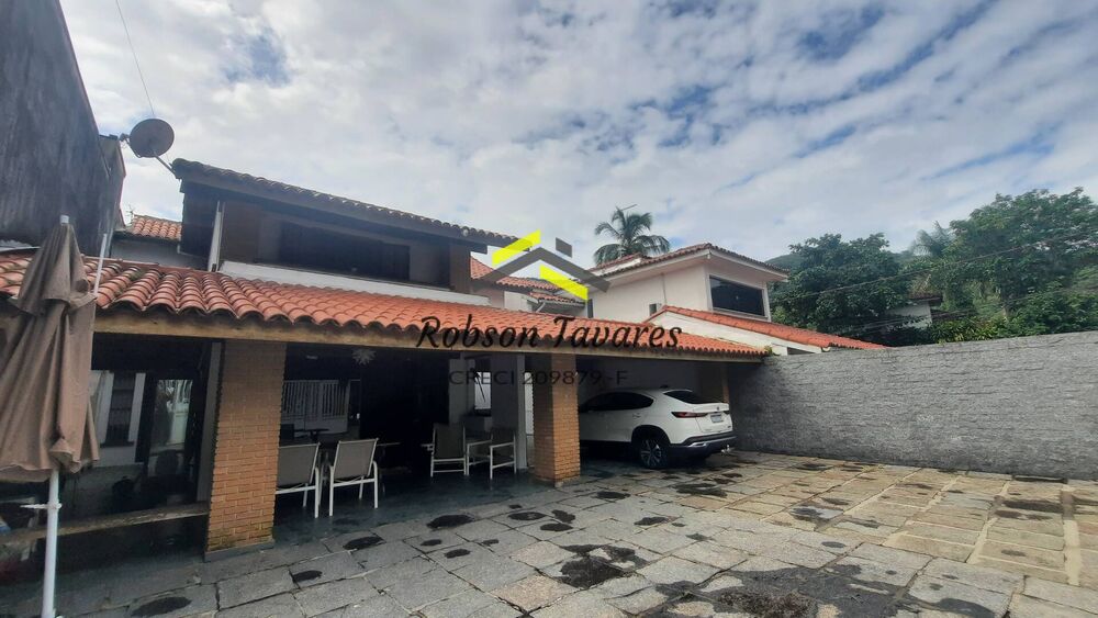 Casa à venda com 4 quartos, 361m² - Foto 2