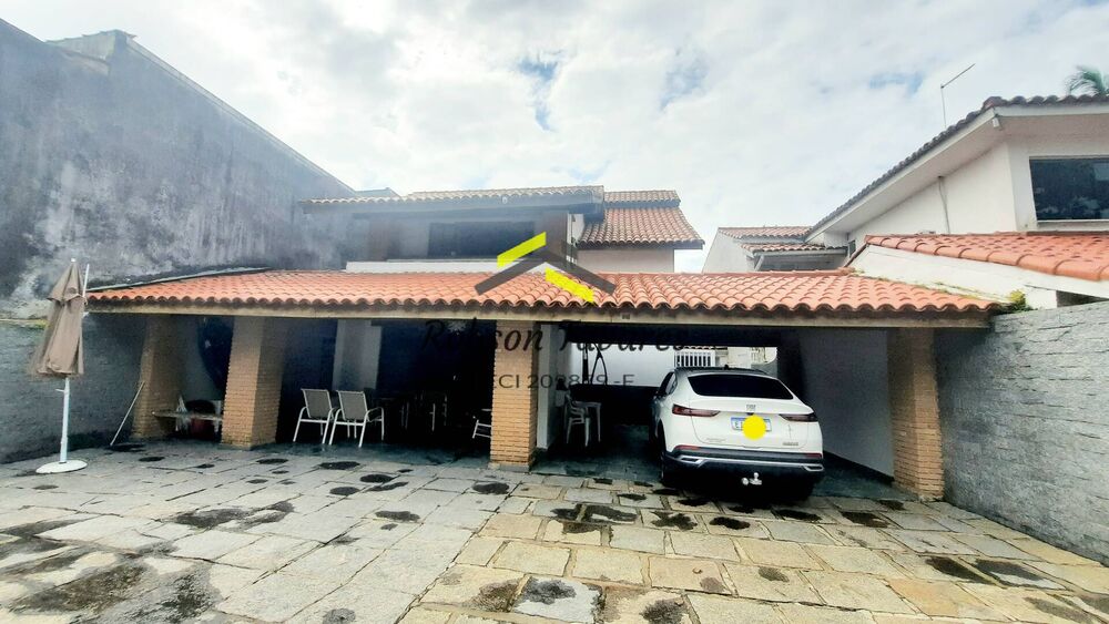 Casa à venda com 4 quartos, 361m² - Foto 4