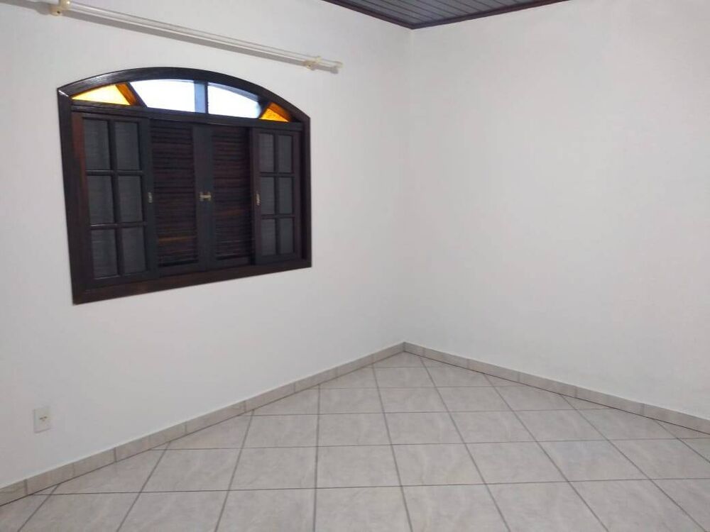 Casa à venda com 3 quartos, 200m² - Foto 3