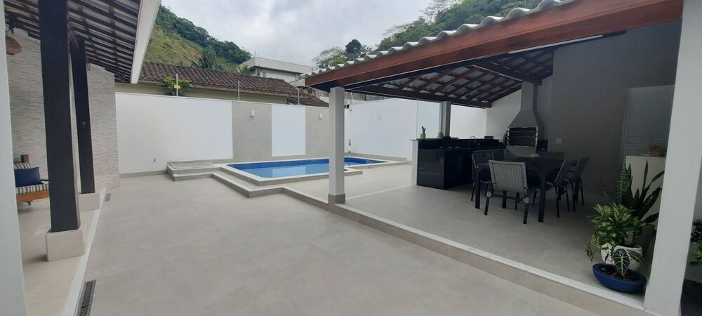 Casa à venda com 3 quartos, 200m² - Foto 2