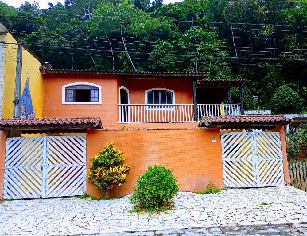 Casa à venda com 3 quartos, 330m² - Foto 1
