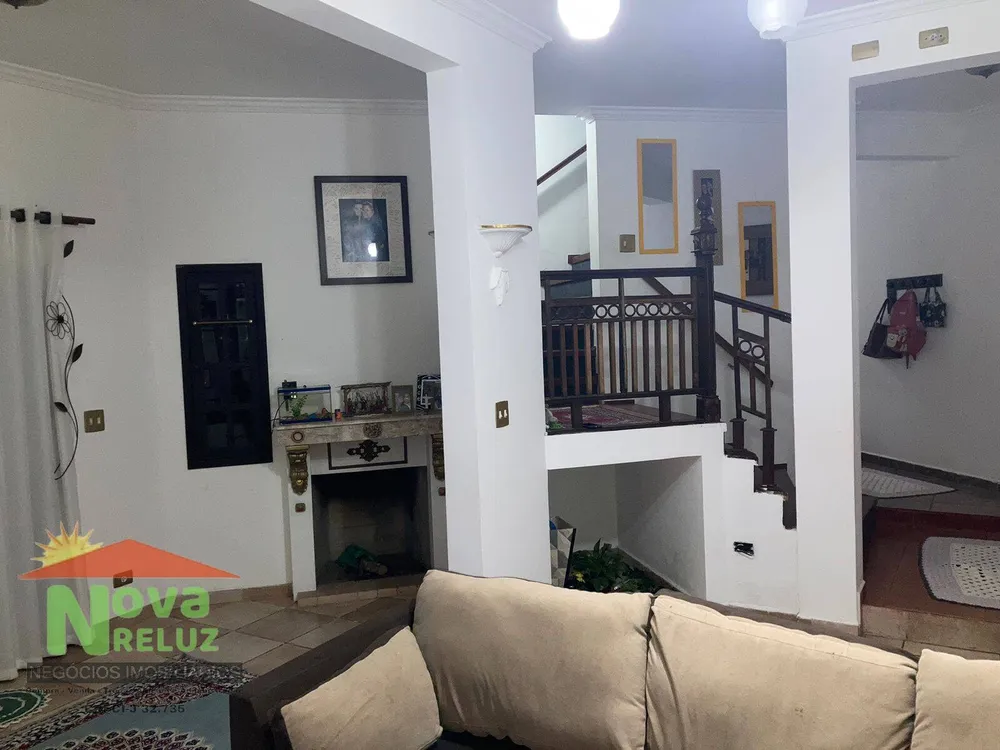 Sobrado, 3 quartos, 180 m² - Foto 1