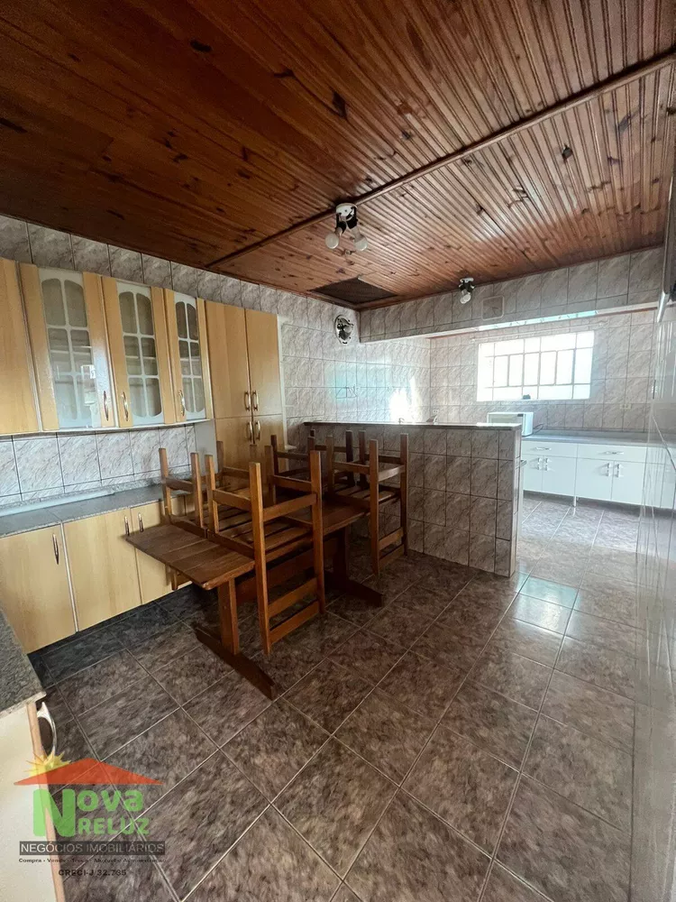 Casa à venda com 2 quartos, 300m² - Foto 2