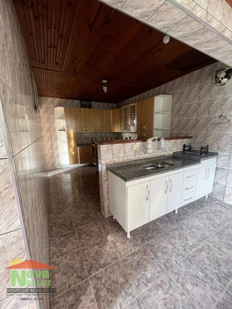 Casa à venda com 2 quartos, 300m² - Foto 4