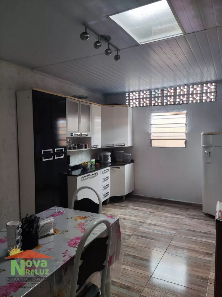 Casa à venda com 3 quartos, 250m² - Foto 8