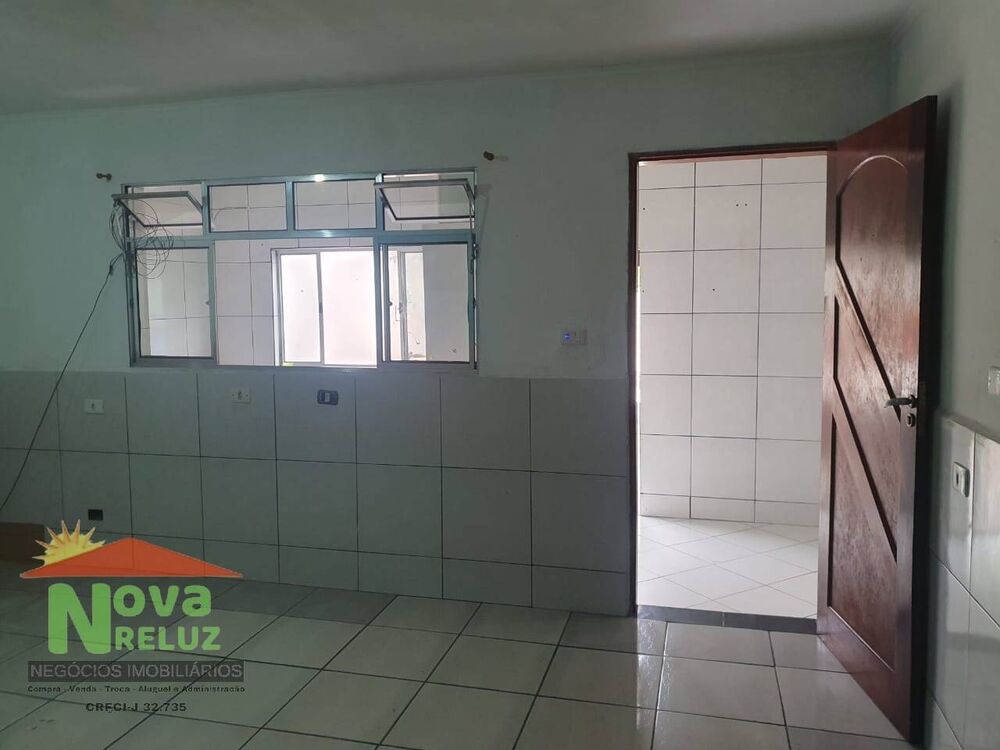 Casa à venda com 2 quartos, 1030m² - Foto 2