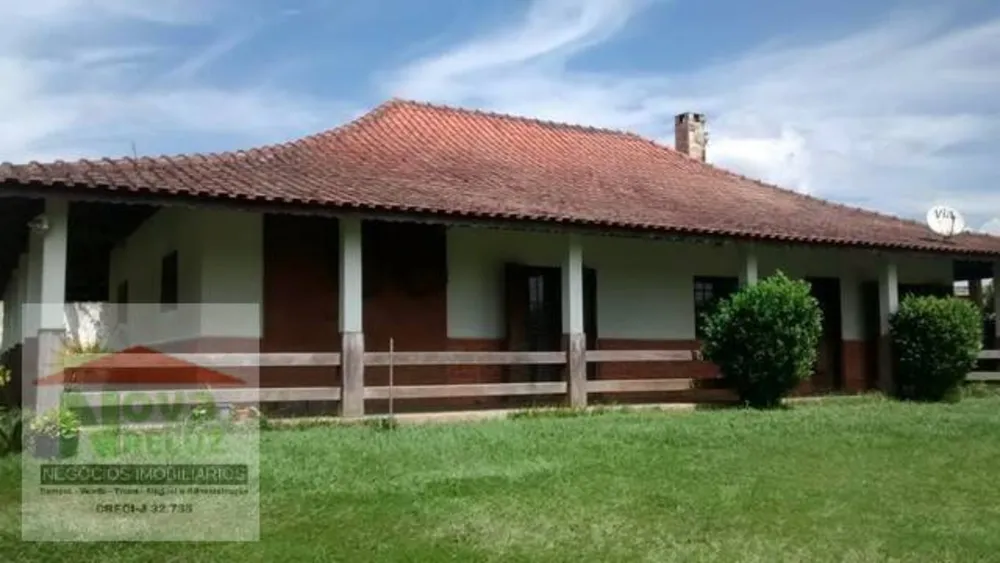 Chácara, 3 quartos, 900 m² - Foto 1