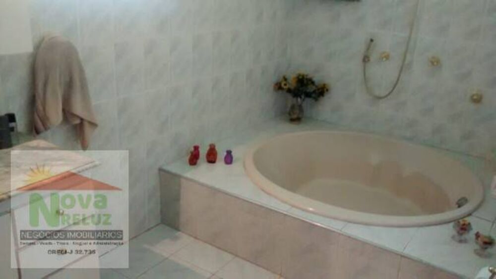 Chácara, 3 quartos, 900 m² - Foto 1