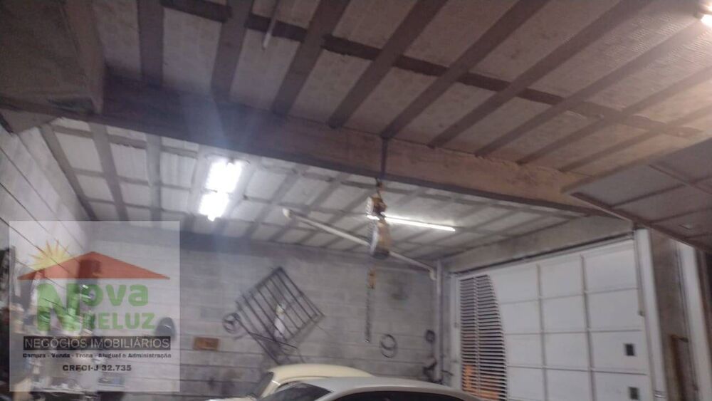 Casa à venda com 2 quartos, 300m² - Foto 2