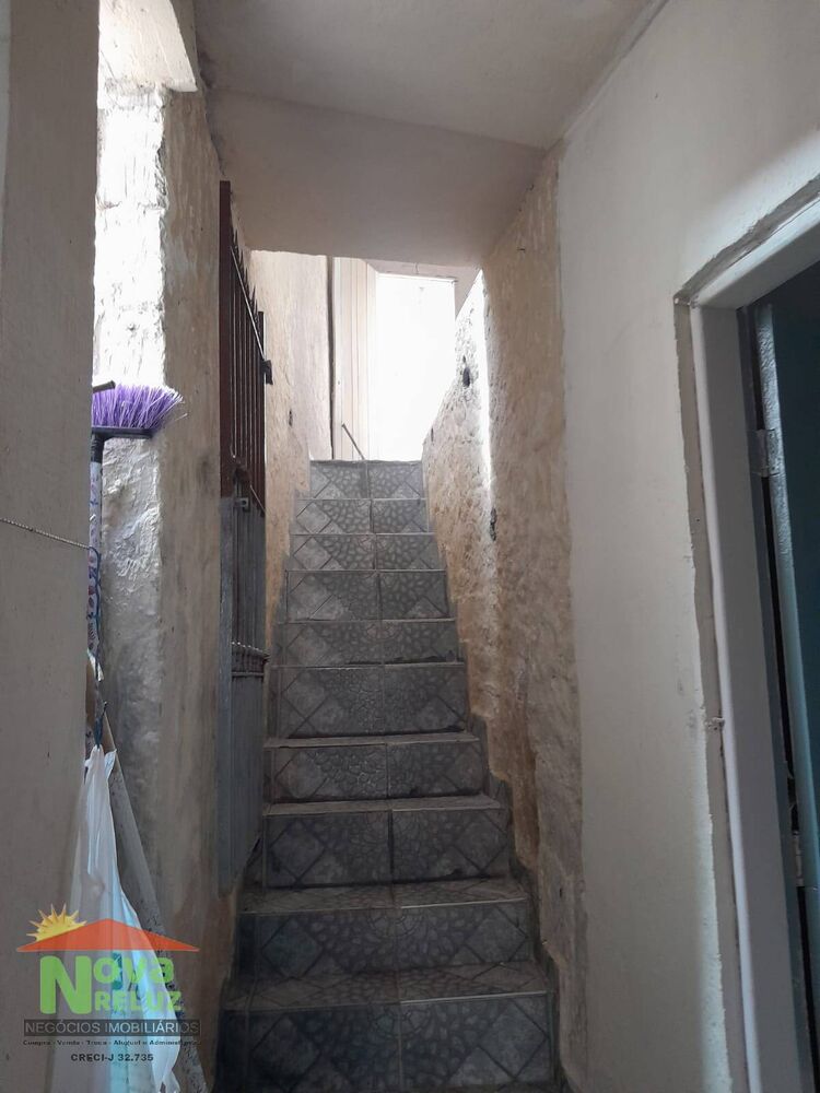 Casa à venda com 2 quartos, 71m² - Foto 12