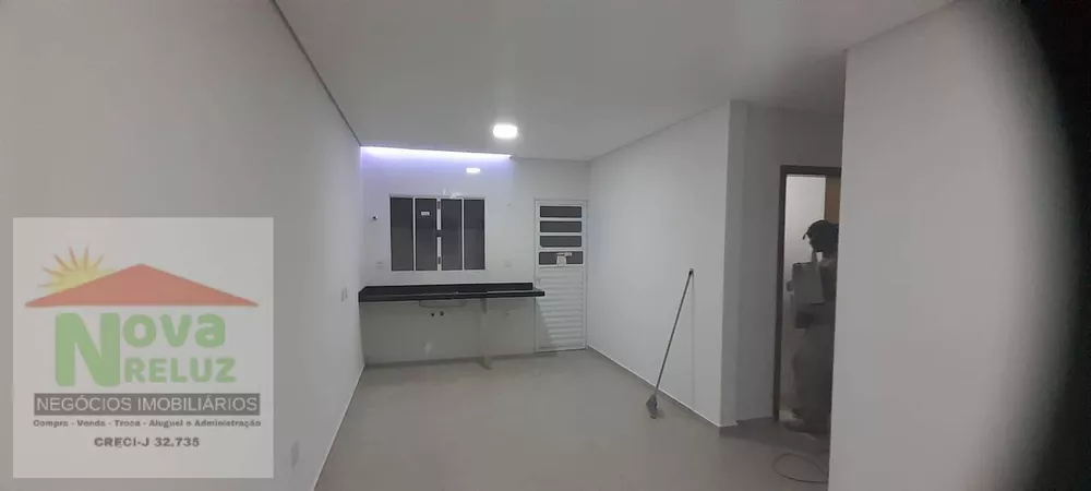 Casa à venda com 2 quartos, 50m² - Foto 2