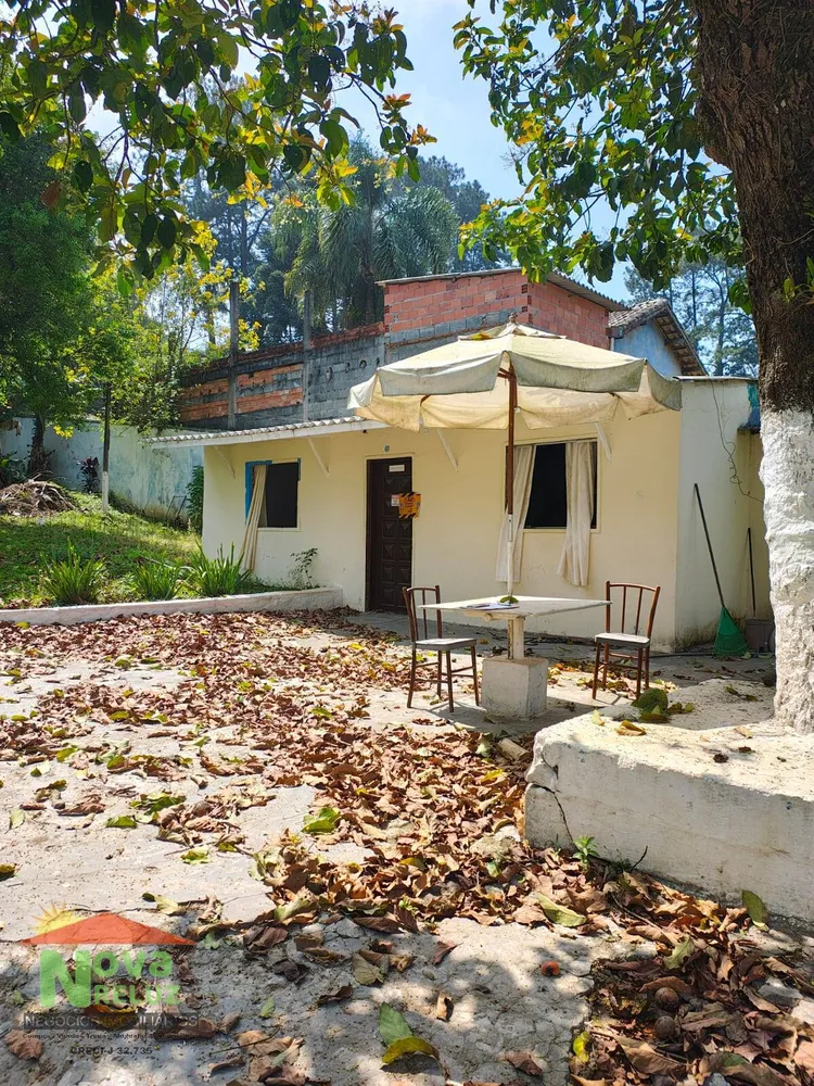 Chácara, 4 quartos, 2112 m² - Foto 1