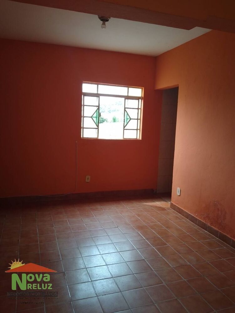 Chácara à venda com 5 quartos, 3000m² - Foto 1