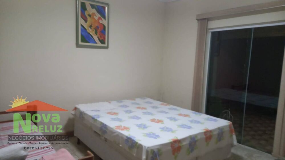 Chácara à venda com 4 quartos, 188m² - Foto 1