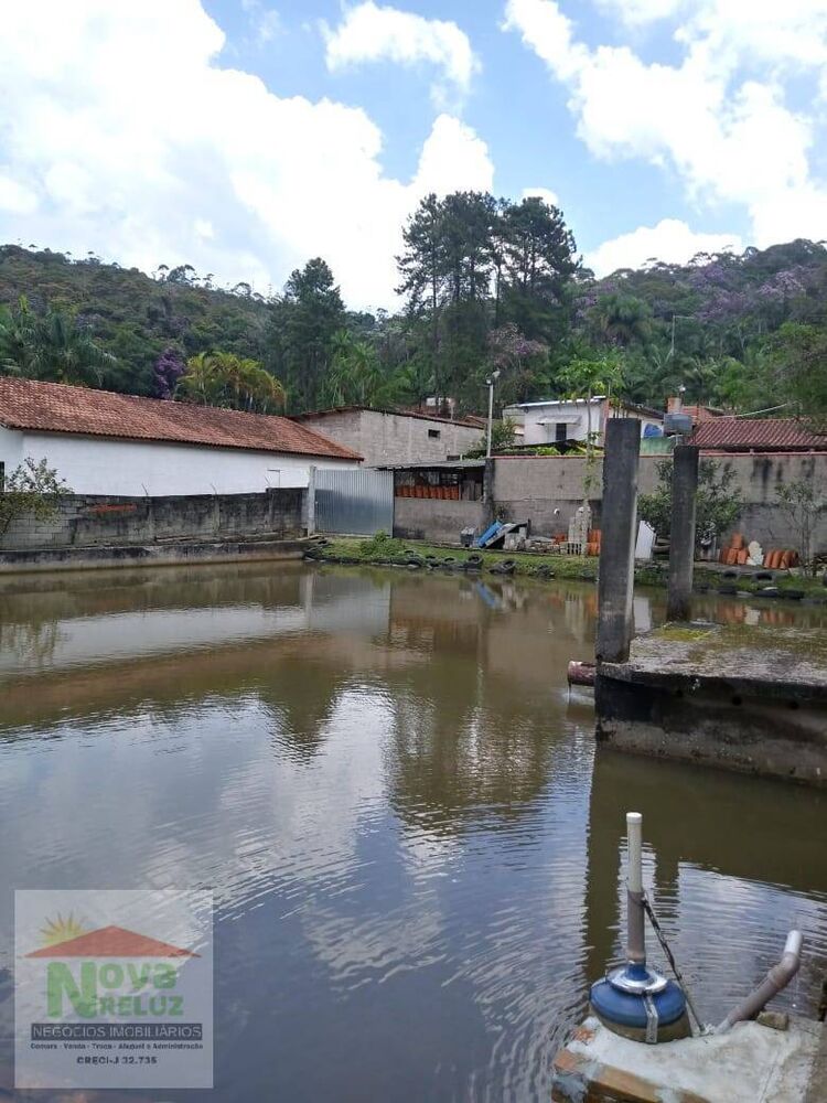 Chácara à venda com 2 quartos, 235m² - Foto 2