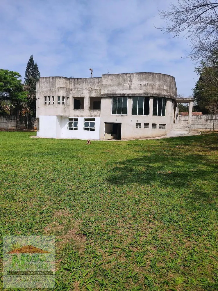 Chácara, 4 quartos, 2500 m² - Foto 1