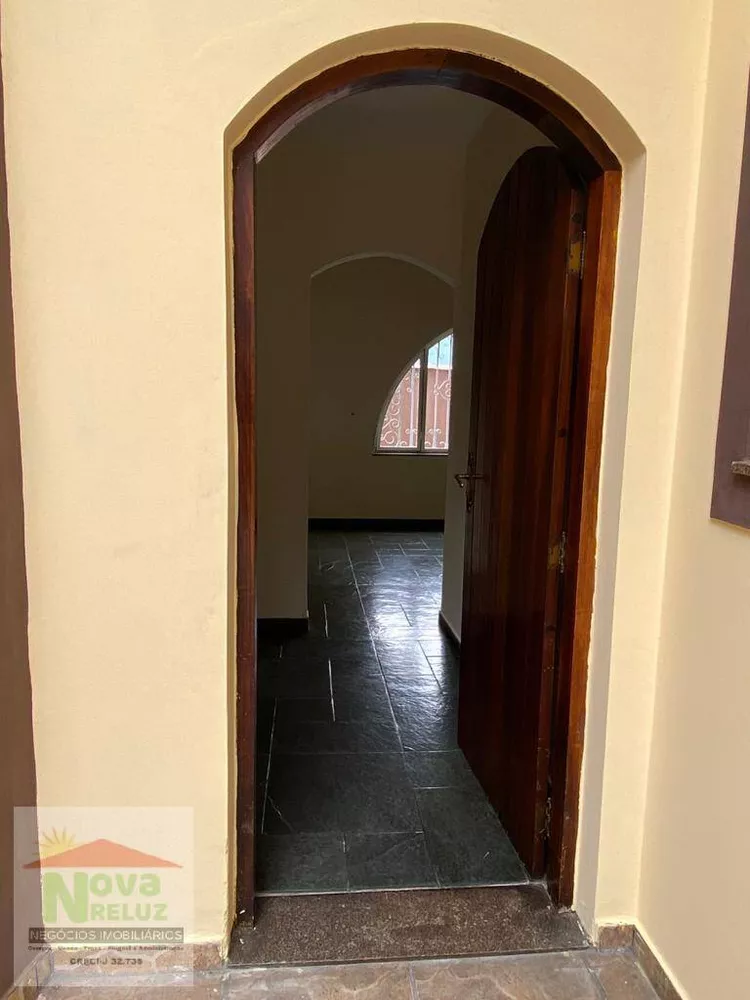 Casa à venda com 4 quartos, 343m² - Foto 3