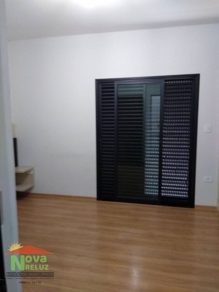 Casa à venda com 3 quartos, 200m² - Foto 4