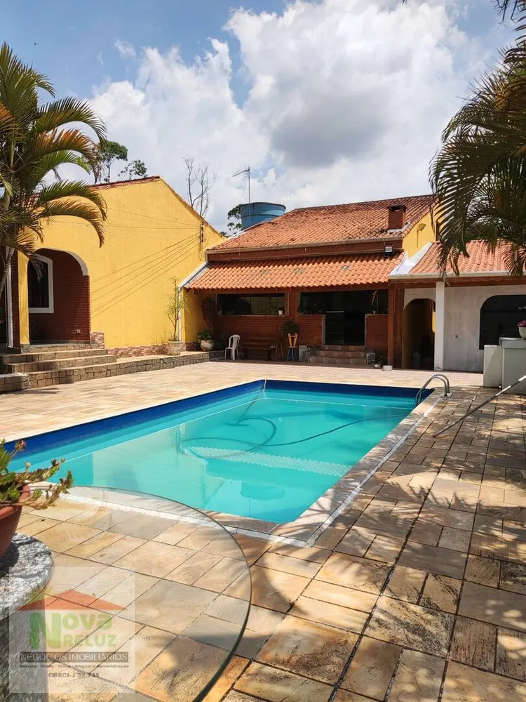 Chácara, 3 quartos, 2170 m² - Foto 1