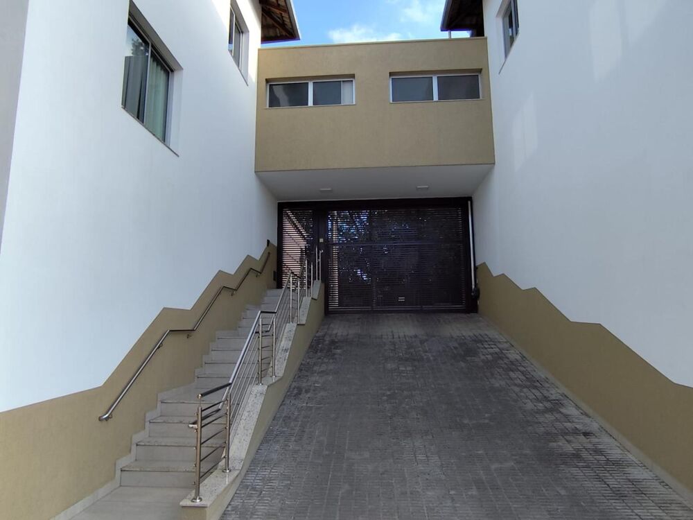 Casa de Condomínio à venda com 3 quartos, 140m² - Foto 2