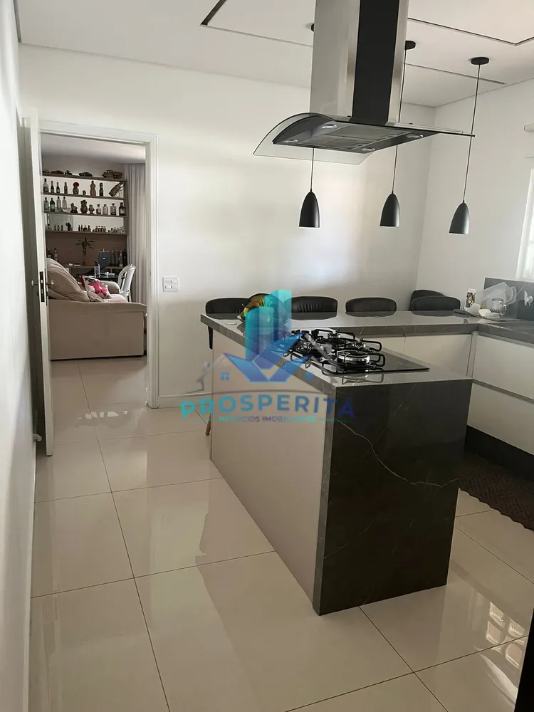 Casa, 5 quartos, 322 m² - Foto 1