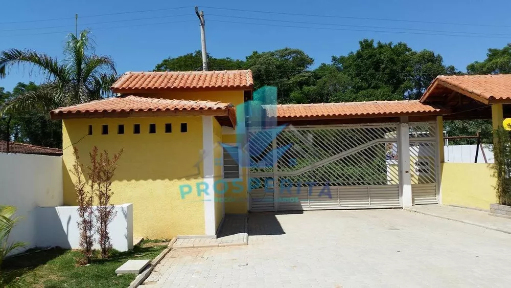 Casa à venda com 3 quartos, 96m² - Foto 2