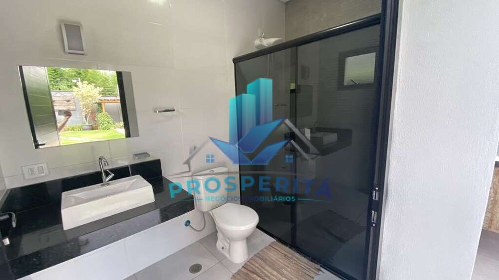 Casa para alugar com 4 quartos, 360m² - Foto 1