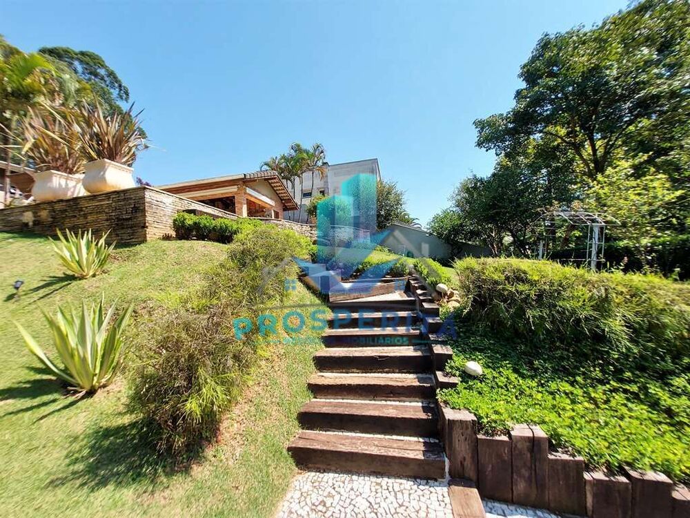 Casa à venda com 5 quartos, 322m² - Foto 1