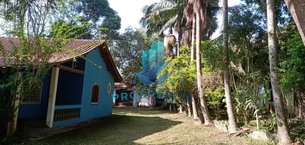 Chácara, 3 quartos, 2220 m² - Foto 1