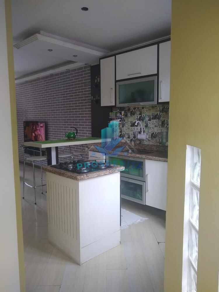 Casa para alugar com 4 quartos, 100m² - Foto 2