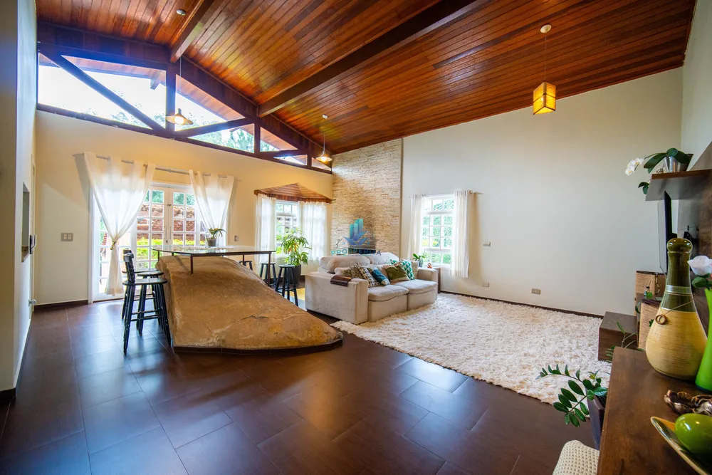 Casa, 4 quartos, 255 m² - Foto 1