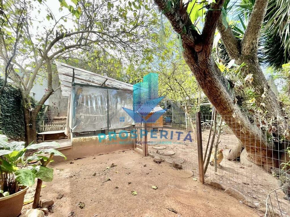 Casa à venda com 4 quartos, 380m² - Foto 8