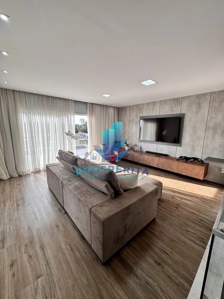 Casa, 4 quartos, 242 m² - Foto 1