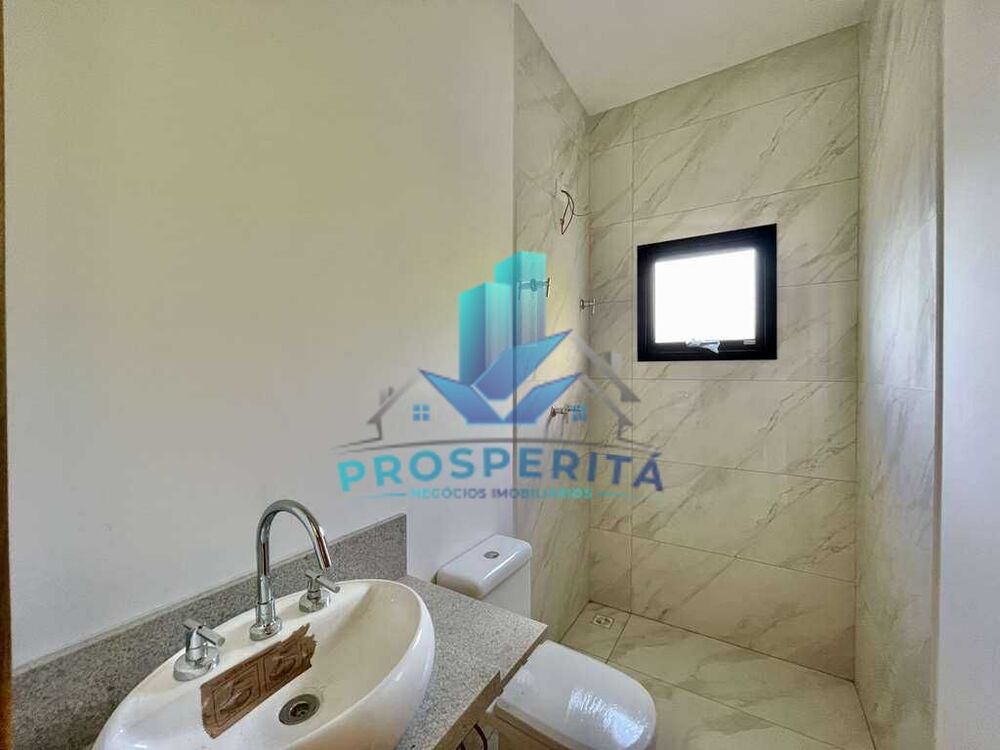 Casa à venda com 3 quartos, 11m² - Foto 1