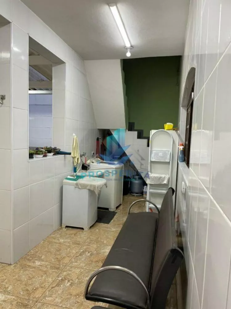 Casa à venda com 3 quartos, 300m² - Foto 18