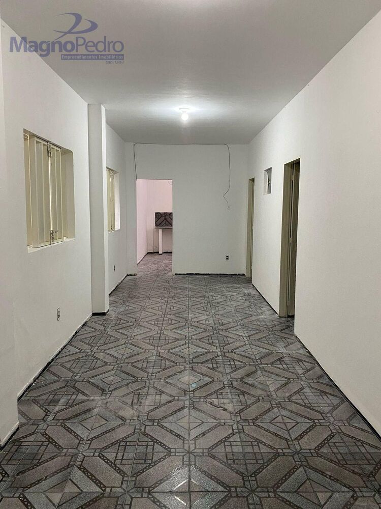 Casa para alugar com 3 quartos, 80m² - Foto 2