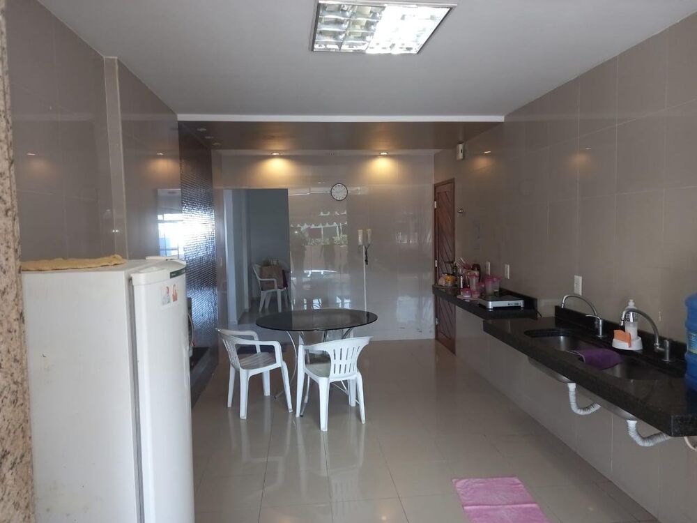 Apartamento à venda com 4 quartos, 200m² - Foto 1