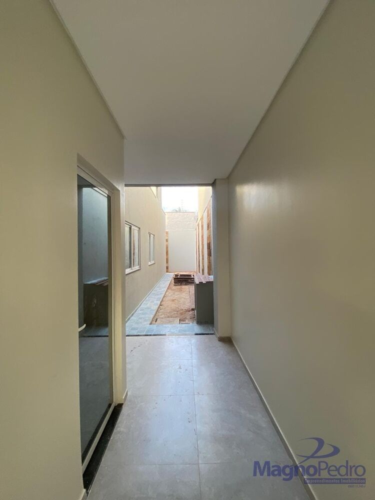 Casa à venda com 3 quartos, 200m² - Foto 2