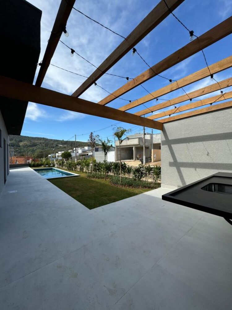 Casa de Condomínio à venda com 3 quartos, 250m² - Foto 3