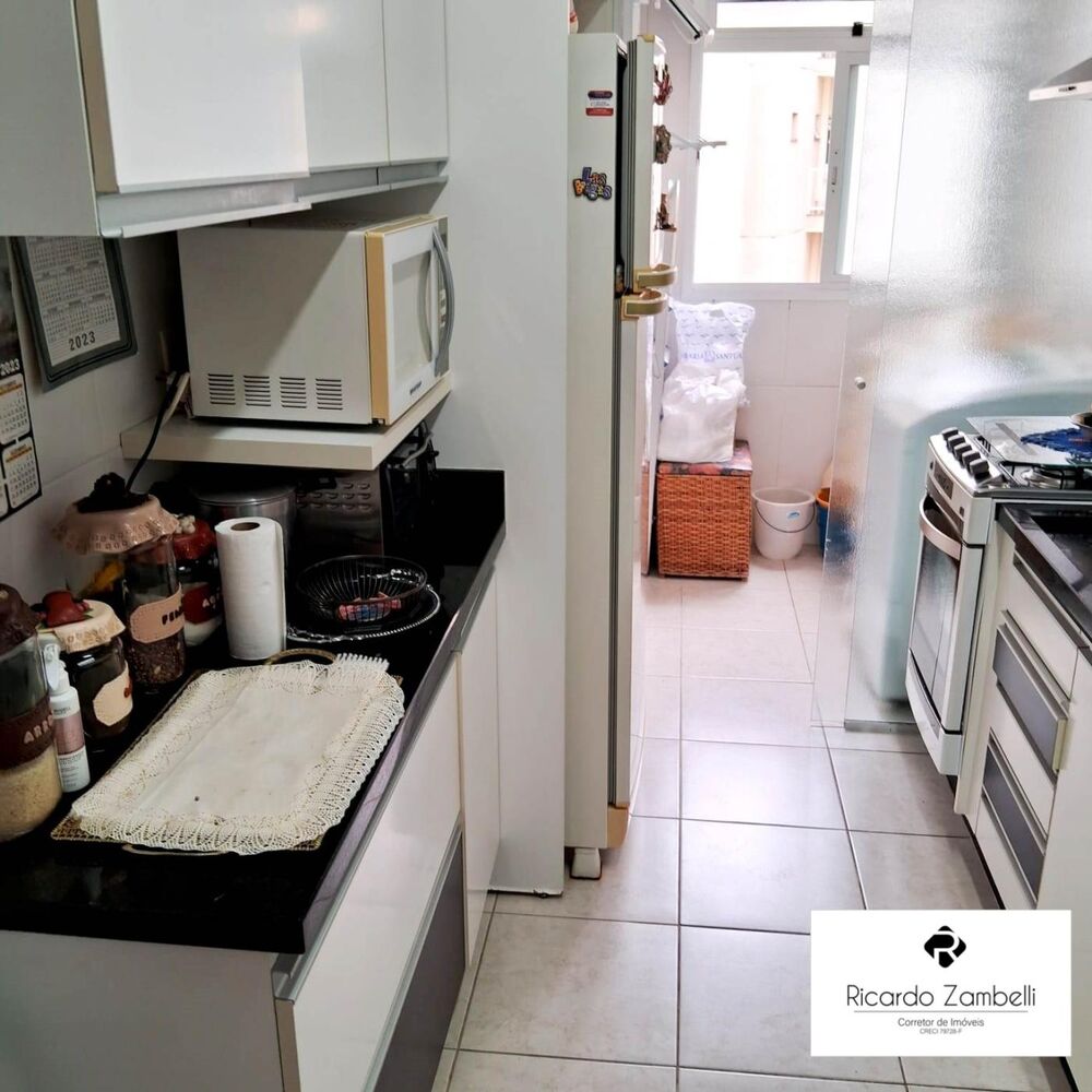 Apartamento à venda com 3 quartos, 74m² - Foto 2