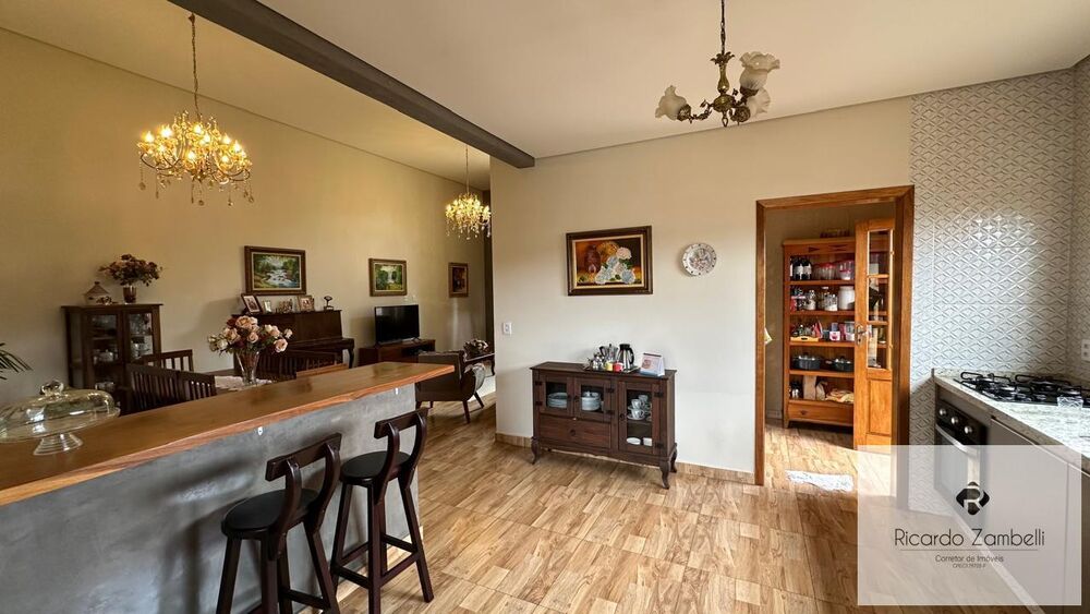 Casa de Condomínio à venda com 3 quartos, 300m² - Foto 4