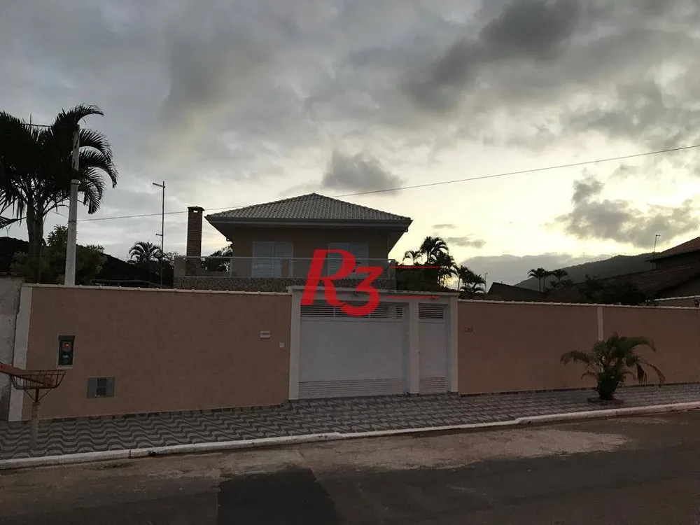 Casa, 4 quartos, 180 m² - Foto 1
